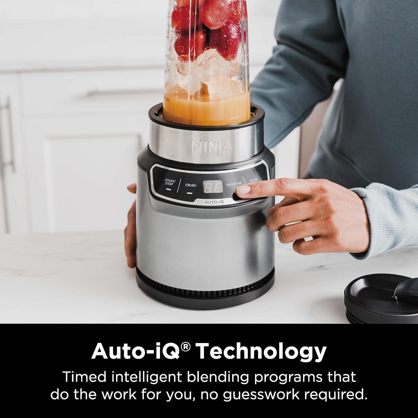 | Blender | Nutri Pro | Single Serve | for Smoothies, Salsa, Shakes and Frozen Drinks | Includes 2 Smoothie Cups & Lids | Crushes Ice, Fruit & Veggies |Silver | BN401