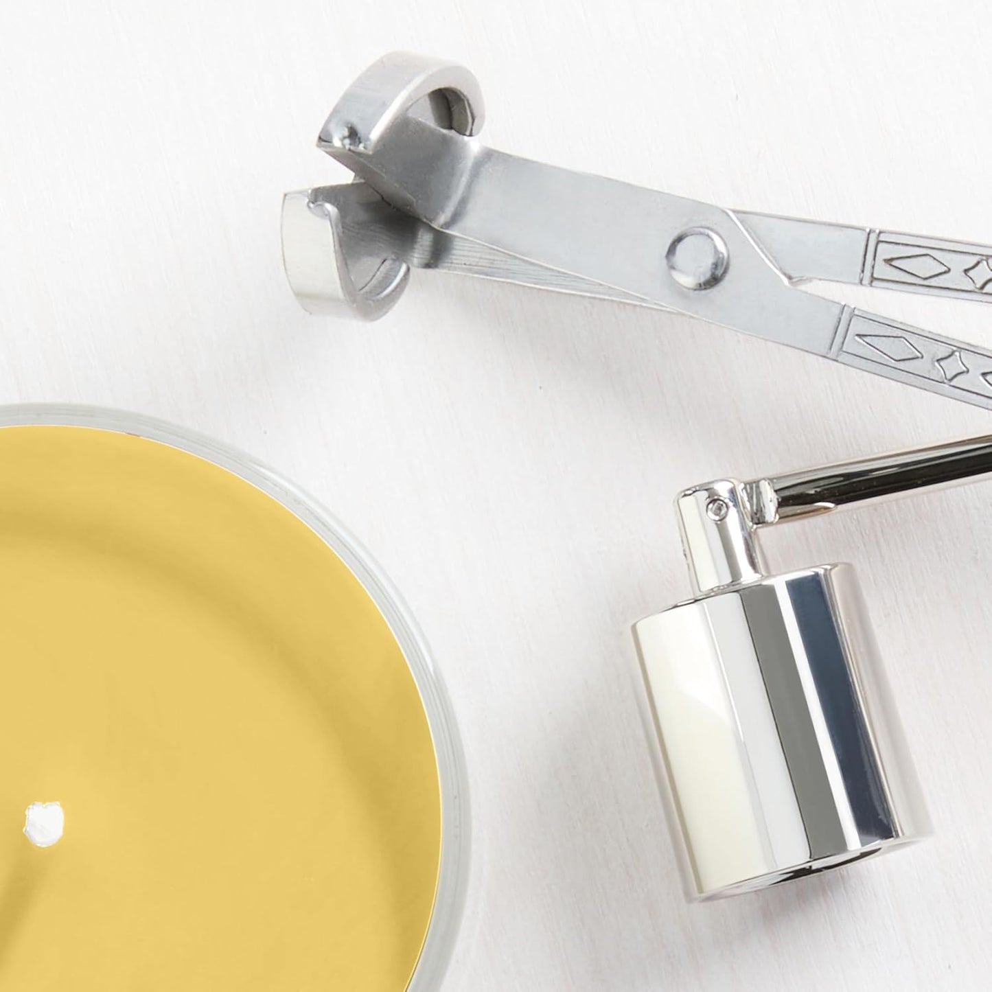 Autumn Wreath, Fall Scented Candle, 22Oz Large Jar with up to 150 Hour Burn Time